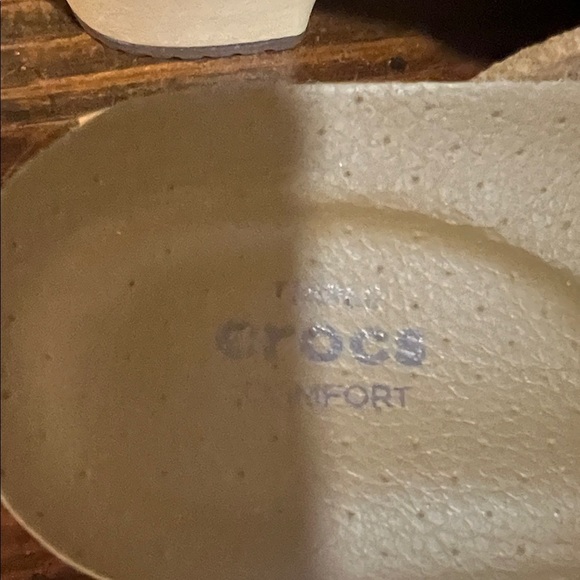 CROCS Sarah Hazelnut Suede Clogs Mules 7 NWT - Picture 5 of 9